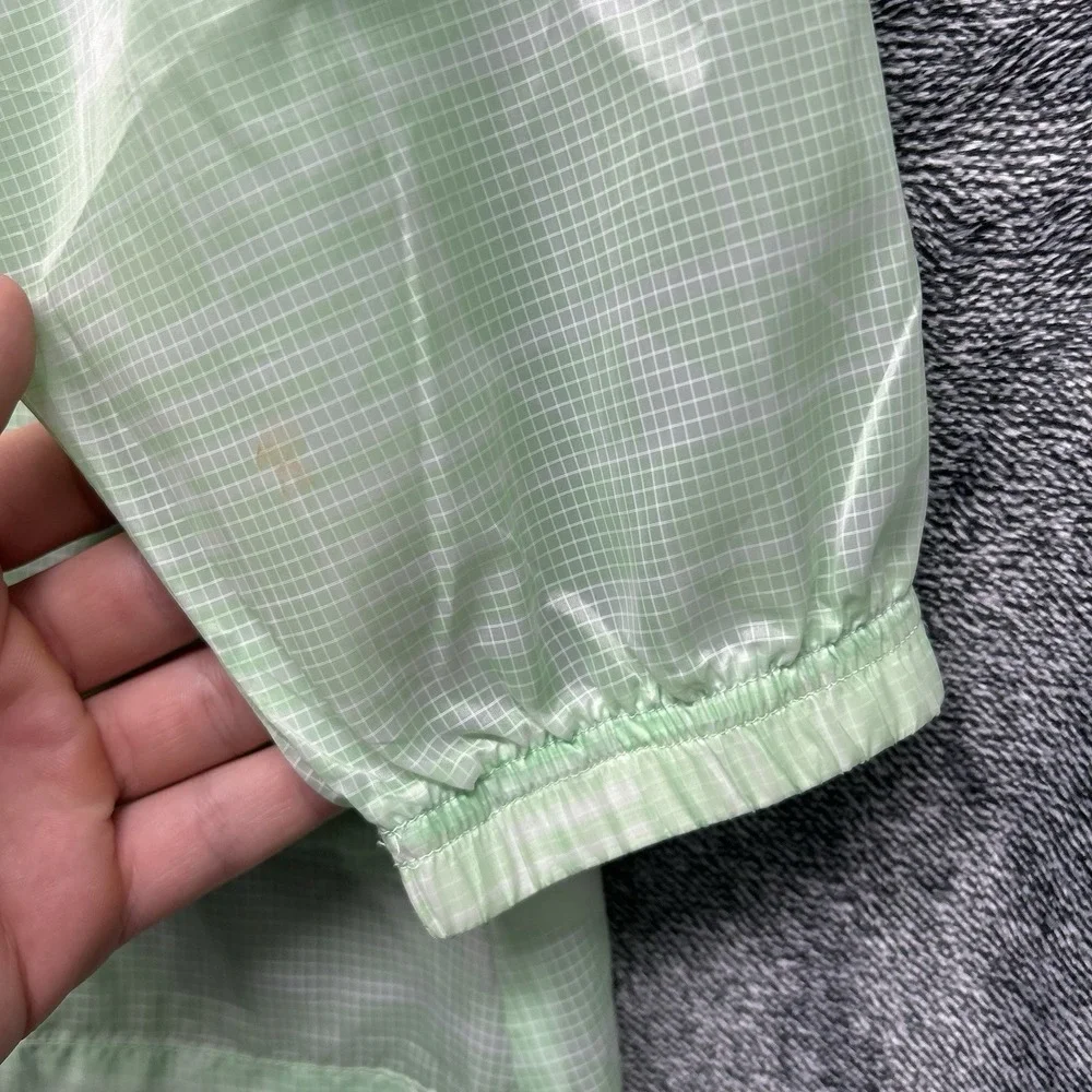 Nike Womens Size S Green Long Sleeve Essentials Repel Woven Jacket (V1)